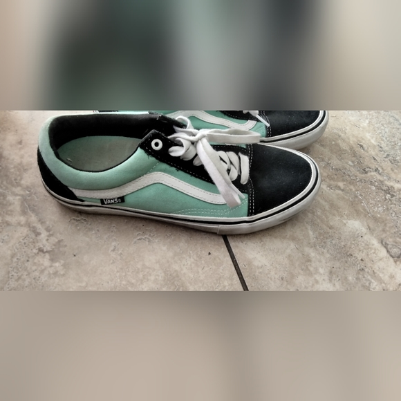 Vans - Picture 2 of 4